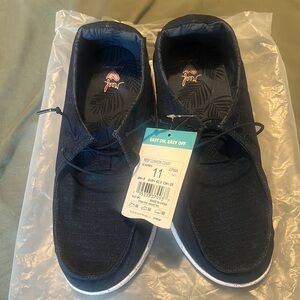 NEW Reef cushion coast size 11 navy blue and white